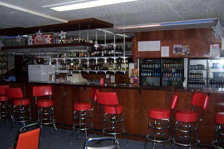 Lounge 53 of 75