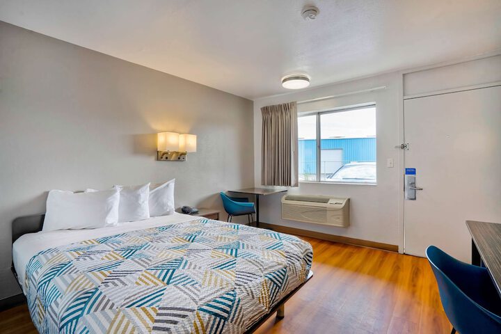 Room 32 of 41