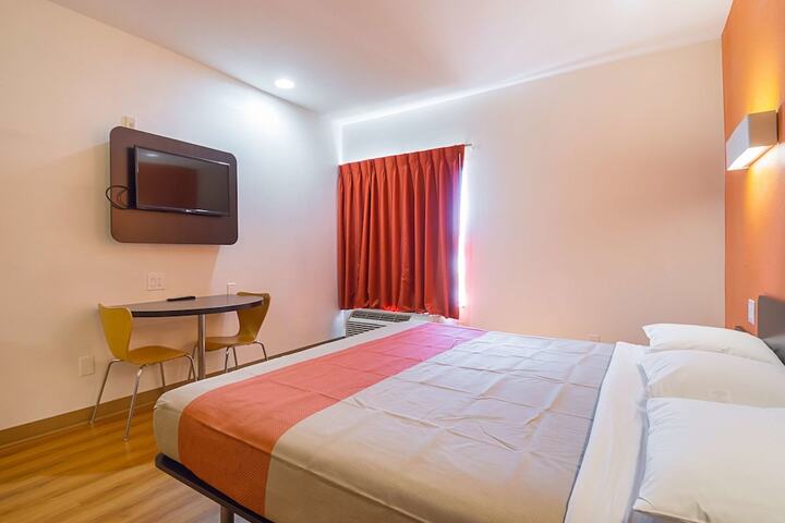 Room 16 of 25