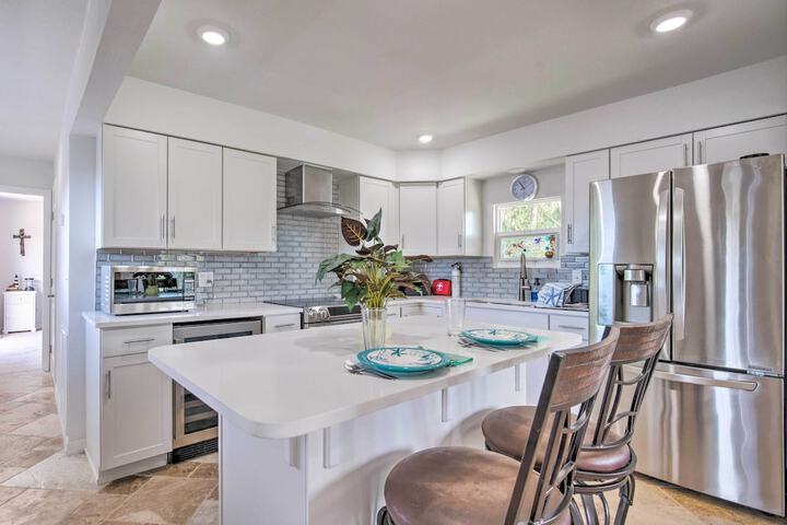 Remodeled Retreat on Homosassa River Canal!
