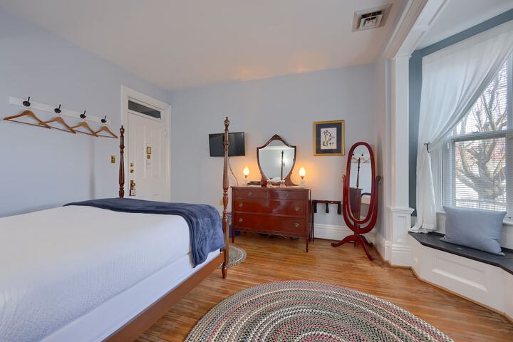 Room 18 of 45