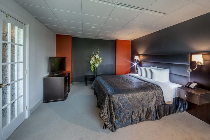 Room 10 of 42