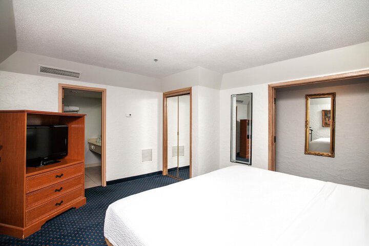 Chateau Hotel and Conference Center