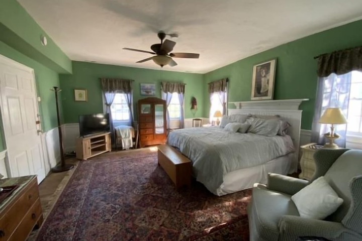 Room 17 of 29