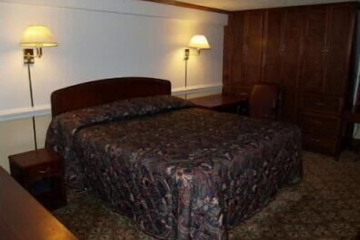 Budget Inn of Claypool Hill