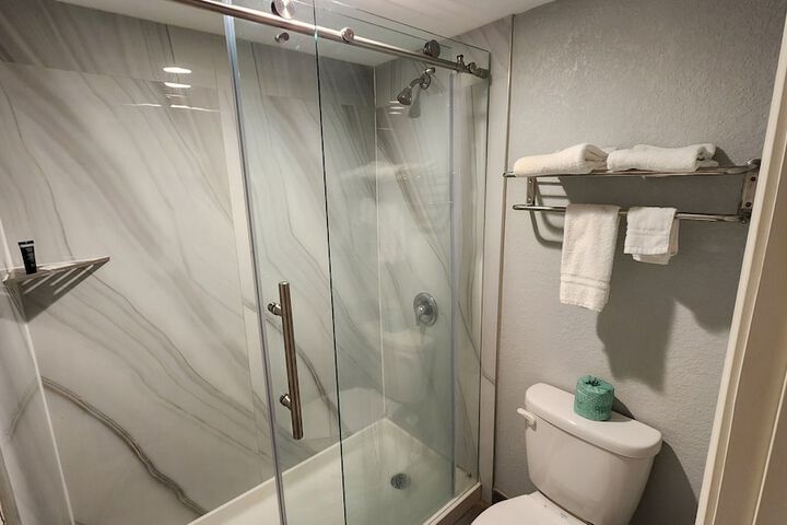 Room 32 of 47