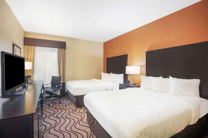 La Quinta Inn & Suites by Wyndham Beeville