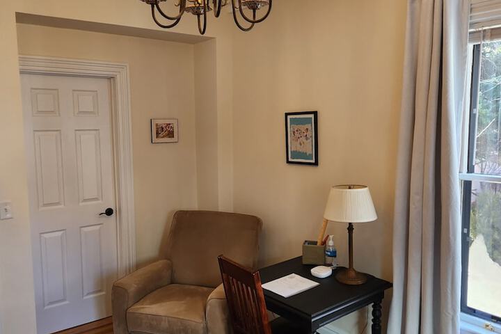 Davis Square Inn
