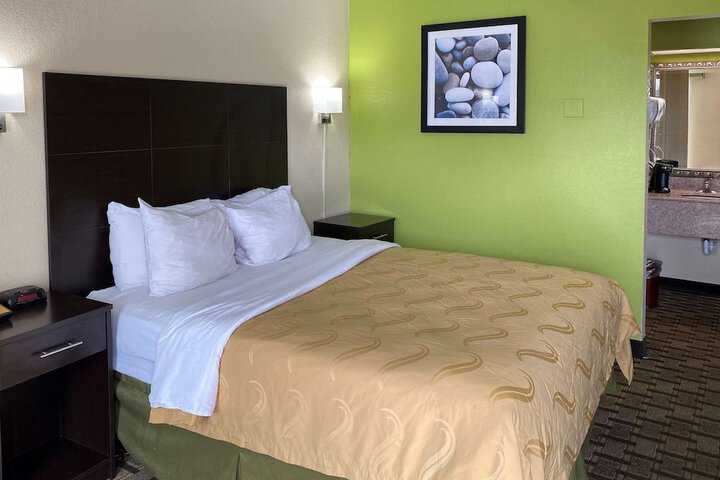 Room 16 of 36