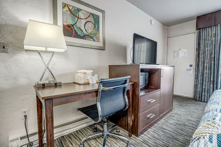 Room 46 of 86