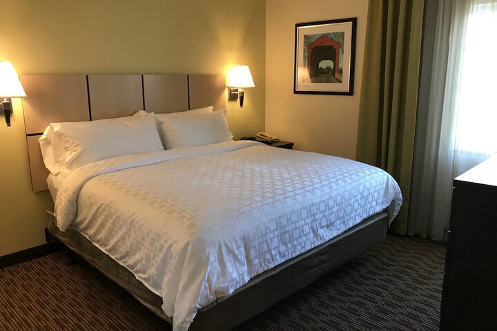 Room 32 of 49
