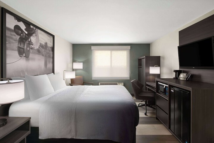 Room 22 of 28