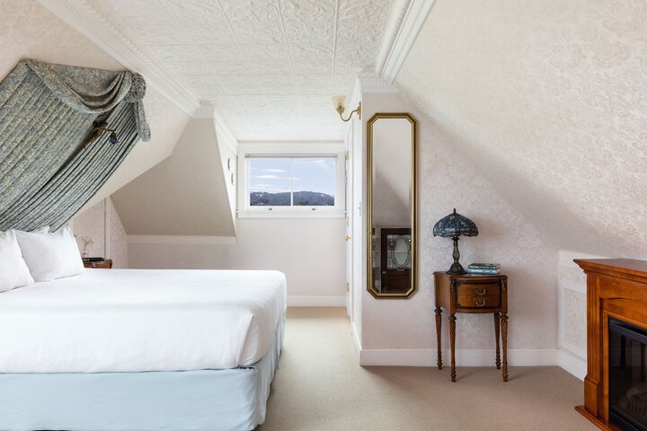 Seven Gables Inn on Monterey Bay a Kirkwood Collection Property