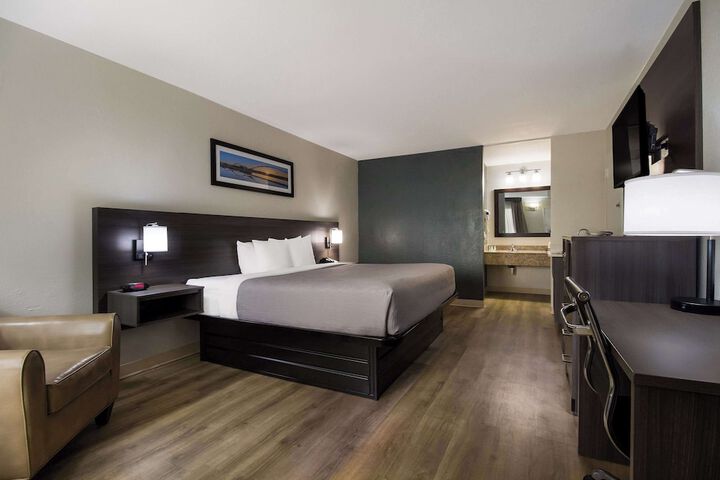 Room 16 of 31