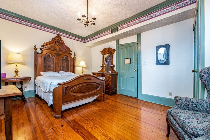 Wayside Inn