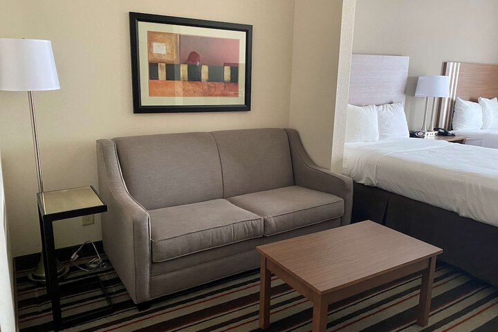 Room 11 of 16