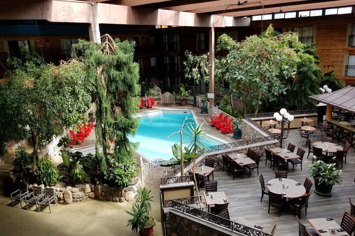Hotel Exterior 108 of 111
