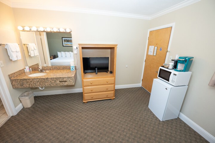 Room 72 of 114