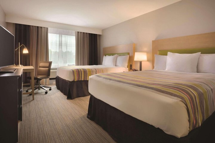 Country Inn & Suites by Radisson Monterey Beachfront-Marina, CA