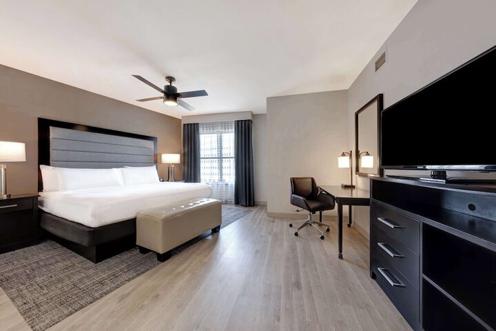 Room 35 of 84