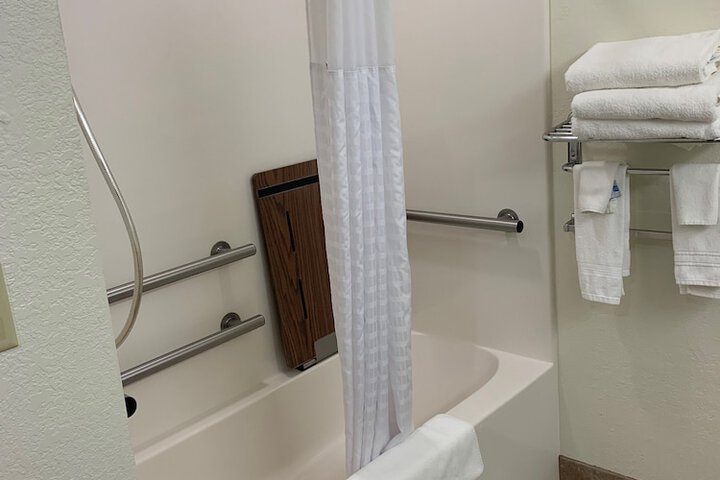 Microtel Inn & Suites by Wyndham Rice Lake
