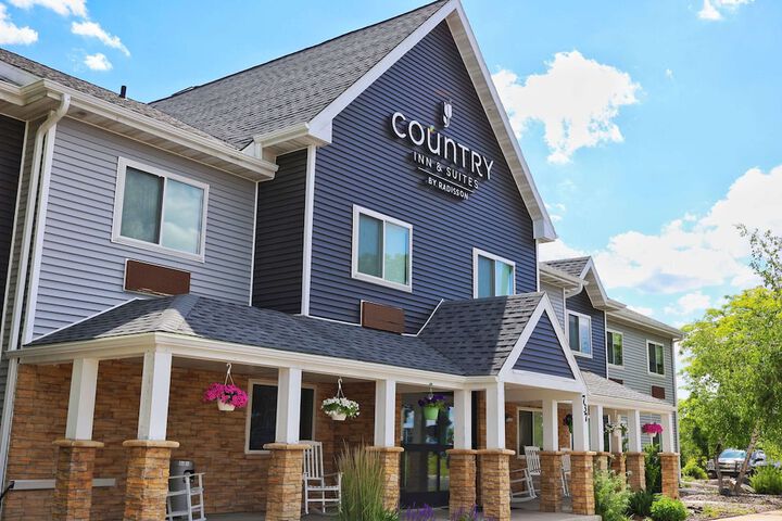 Country Inn & Suites by Radisson Sparta, WI