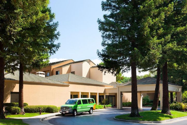 Hotel 2 of 27