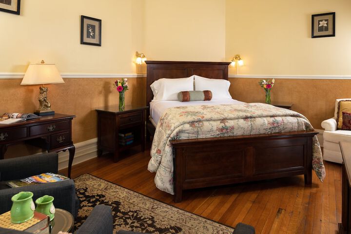 Albemarle Inn