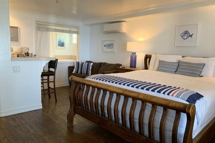 Room 49 of 65