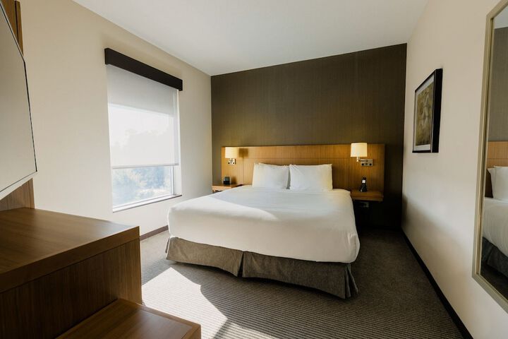 Room 11 of 25