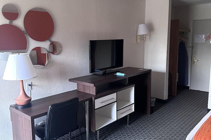 Room 7 of 13