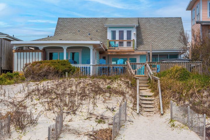 Surfside Cottage by Topsail Realty