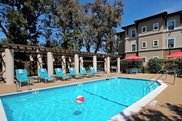 Pool 4 of 28