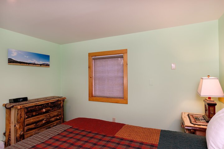 Room 18 of 153