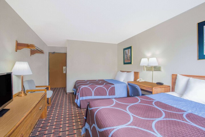 Room 9 of 14