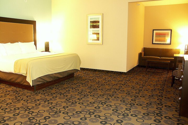 Holiday Inn Express Cleveland Northwest by IHG