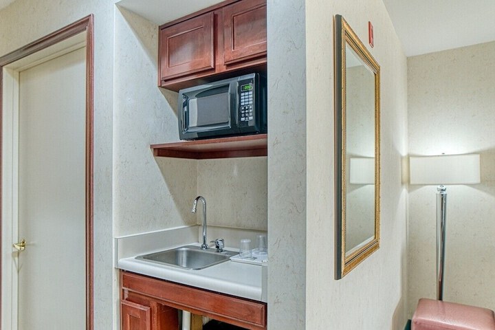 Evergreen Inn and Suites