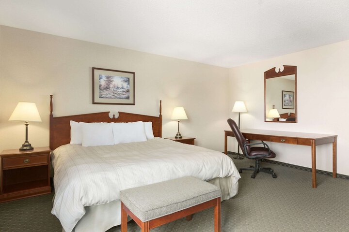 Room 10 of 20