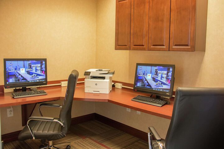 Business Center 38 of 38
