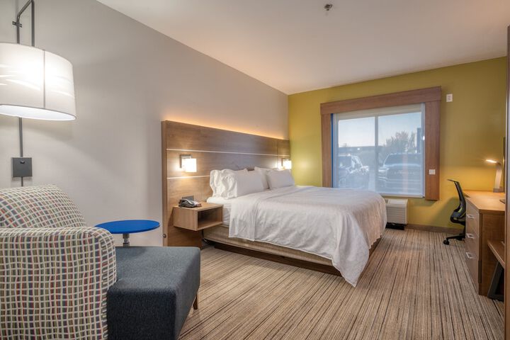 Room 15 of 37