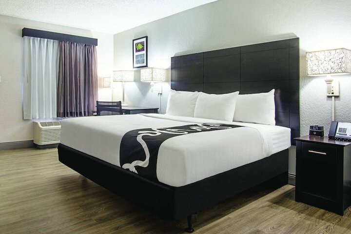 Room 40 of 70