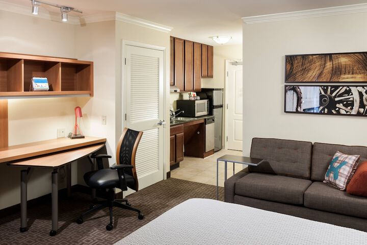 Room 13 of 26