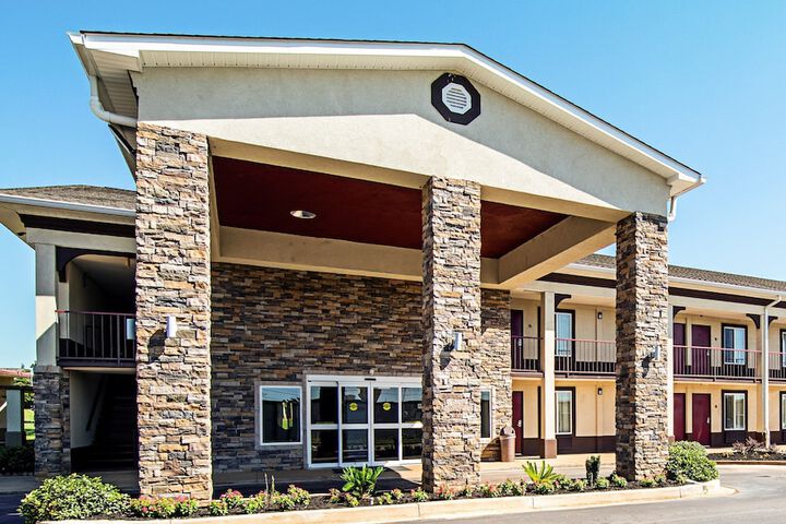Red Roof Inn & Suites Greenwood SC