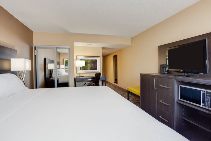Holiday Inn Express & Suites Fredericton by IHG