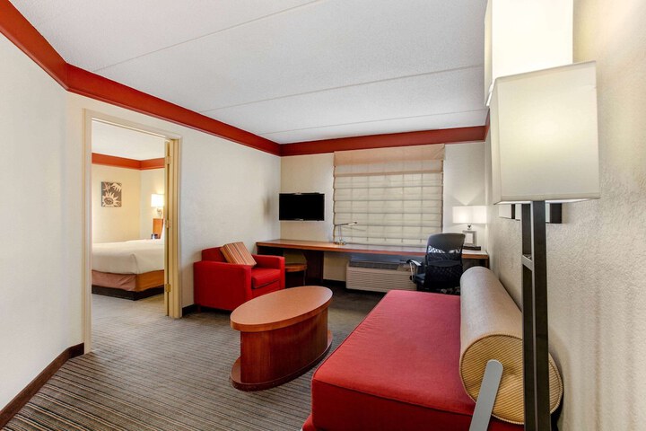 Room 15 of 30
