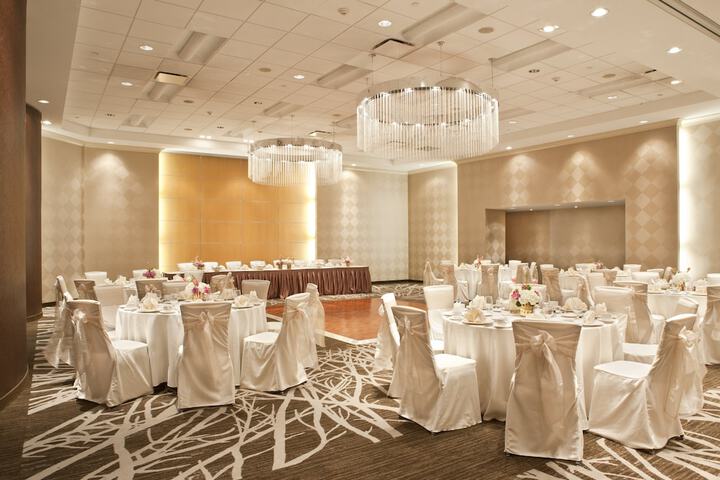 Ballroom/Hall 84 of 92