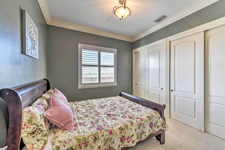 Near Wineries: Elk Grove Getaway w / Saltwater Pool