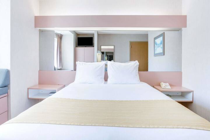 Room 17 of 26