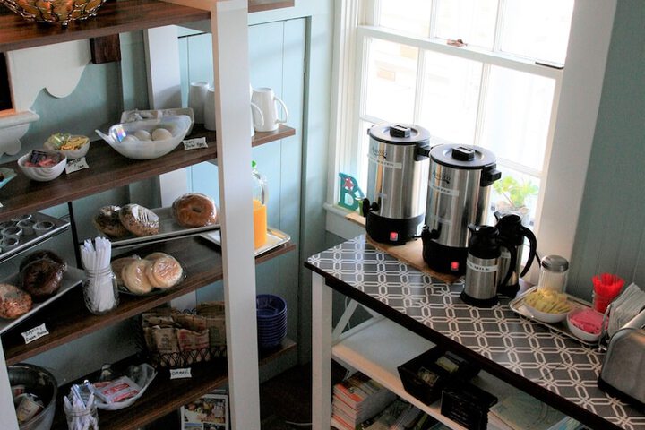 Breakfast/Coffee Service 118 of 138