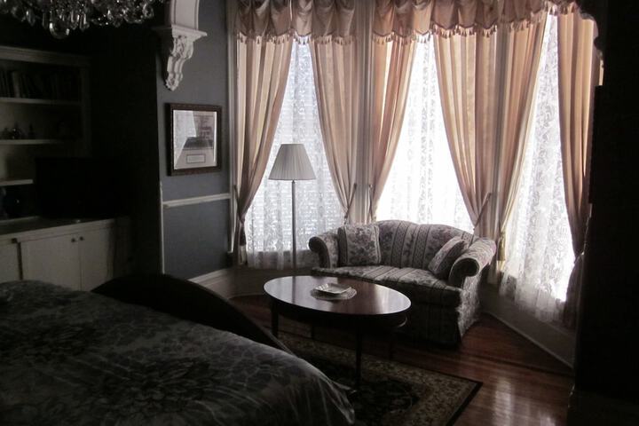 Room 27 of 74